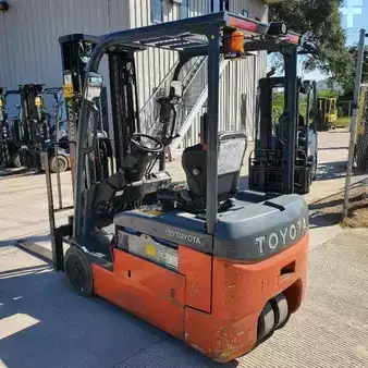 Montacargas Eléctrico (3 ruedas) 2018  Toyota 8FBE20U (2)