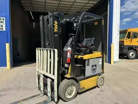 Montacargas Eléctrico (4 ruedas) 2021  Yale ERC045VG (1)