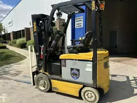 Montacargas Eléctrico (4 ruedas) 2021  Yale ERC045VG (2)