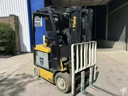 Montacargas Eléctrico (4 ruedas) 2021  Yale ERC045VG (4)