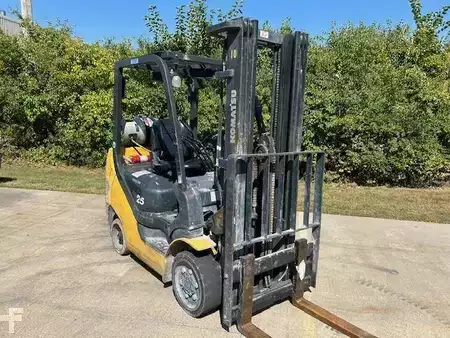 Propane Forklifts - Komatsu FG25ST-16 (1)