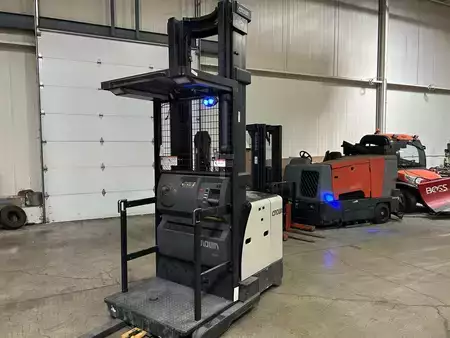 Order Picker  Crown SP3520-30 (1)