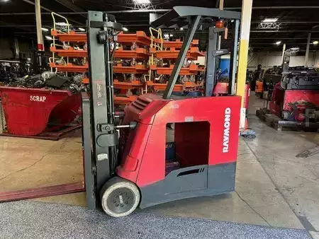 Apilador Hombre a Bordo 2019  Raymond 425C40TT (1)