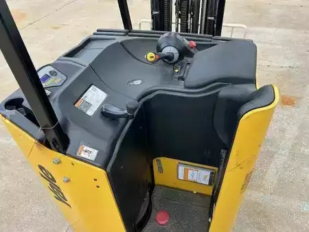 Stand-Up Rider Forklift 2022  Yale ESC035AD (8)