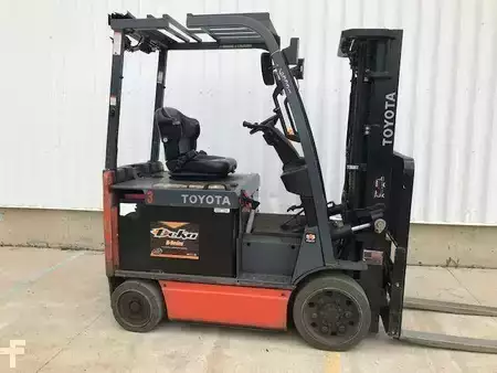 Montacargas Eléctrico (4 ruedas) 2017  Toyota 8FBCHU25 (3)