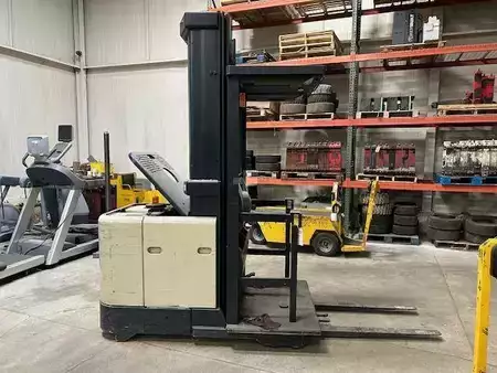 Order Picker 2002  Crown SP3020-30 (6)