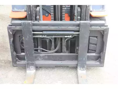 4-wiel elektrische heftrucks 2013  Toyota 8FBMT30 (12)