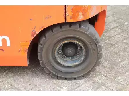4-wiel elektrische heftrucks 2013  Toyota 8FBMT30 (15)