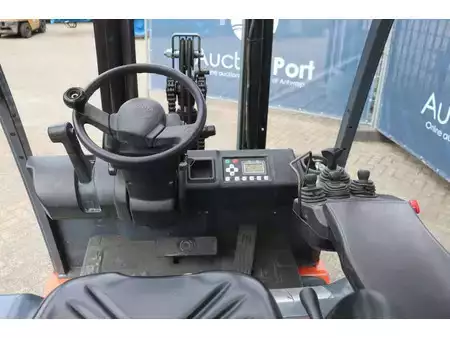 4-wiel elektrische heftrucks 2013  Toyota 8FBMT30 (20)