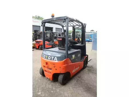 4-wiel elektrische heftrucks 2013  Toyota 8FBMT30 (6)