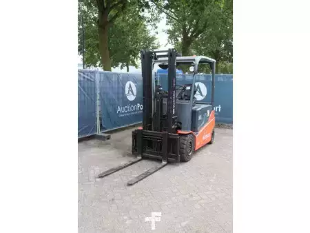 4-wiel elektrische heftrucks 2013  Toyota 8FBMT30 (9)