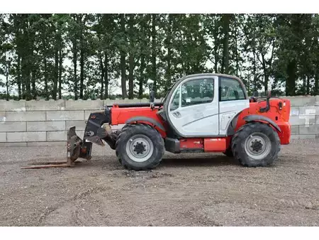 Teleskoptruck fast bom 2014  Manitou MT1335 (1)