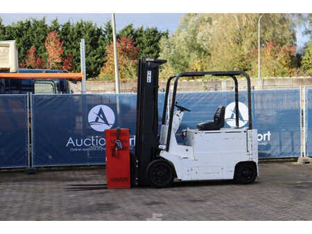 Chariots électriques à 4 roues - Yale  (1)