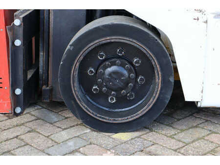 Chariots électriques à 4 roues - Yale  (13)