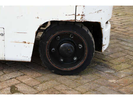 Chariots électriques à 4 roues - Yale  (14)