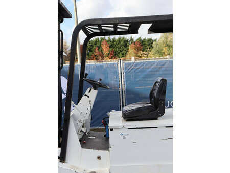 Chariots électriques à 4 roues - Yale  (27)