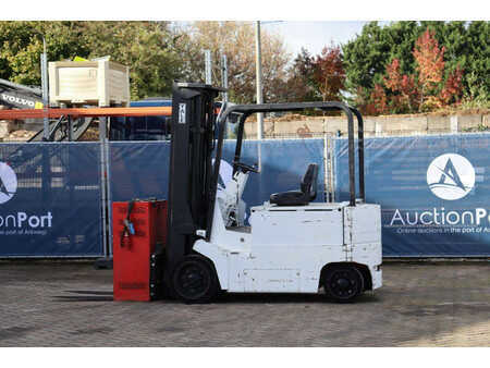 Chariots électriques à 4 roues - Yale  (3)