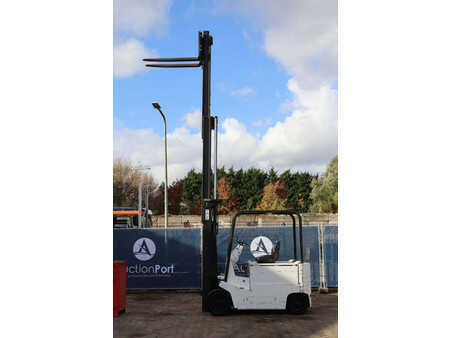 Chariots électriques à 4 roues - Yale  (37)