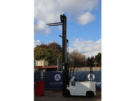 Chariots électriques à 4 roues - Yale  (38)