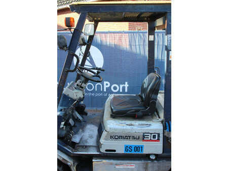 Dieselový VZV 1995  Komatsu FD30T-11E (24)