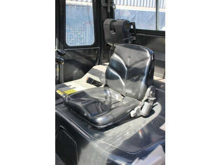 Dieselový VZV 2000  Clark SF50D (19)
