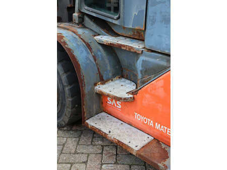 LPG heftrucks 2020  Toyota 8FG70N (32)