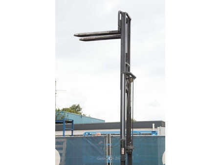 Hochhubwagen - Fenwick L14 AP (23)