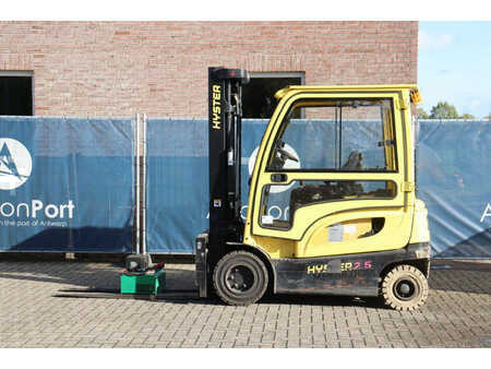 Elektro 4 Rad 2018  Hyster J2.5XN (2)