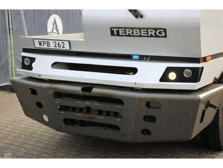 Terminaltraktor 2016  Terberg YT182 (9)