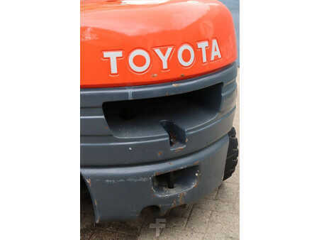 Carrelli elevatori diesel 1998  Toyota 62-6FDF25 (16)