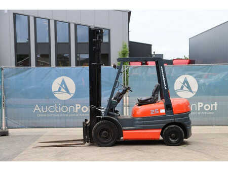 Carrelli elevatori diesel 1998  Toyota 62-6FDF25 (2)