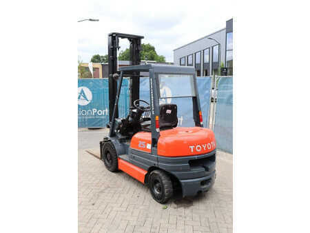 Carrelli elevatori diesel 1998  Toyota 62-6FDF25 (4)