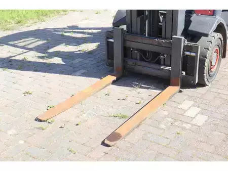 Gázüzemű targoncák 2018  Linde H25T-02 (10)
