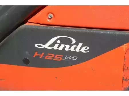 Gázüzemű targoncák 2018  Linde H25T-02 (16)