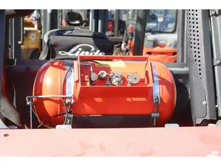 Gázüzemű targoncák 2018  Linde H25T-02 (19)