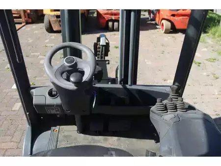Gázüzemű targoncák 2018  Linde H25T-02 (20)