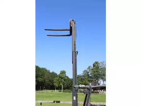 Gázüzemű targoncák 2018  Linde H25T-02 (38)