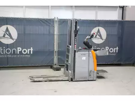 Magasemelésű béka - Still  (1)