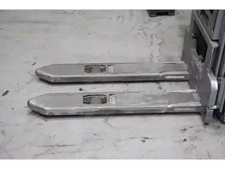 Magasemelésű béka - Still  (10)