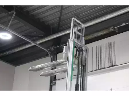 Magasemelésű béka - Still  (19)