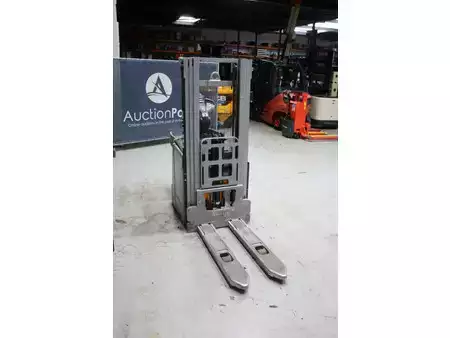 Magasemelésű béka - Still  (6)