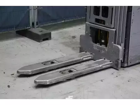 Magasemelésű béka - Still  (9)