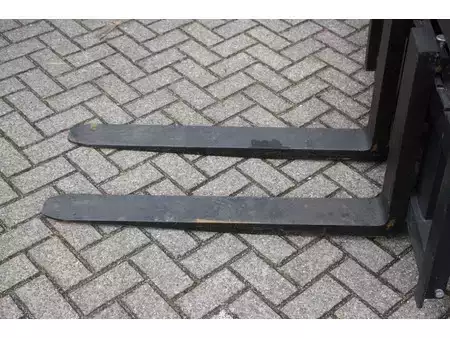 Dieselstapler 2025  LTMG FD40 (12)