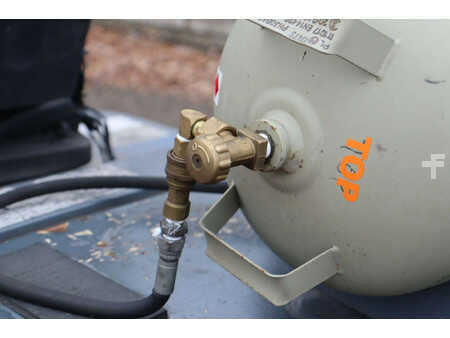 Gázüzemű targoncák 2016  Toyota 02-8FGJF35 (22)