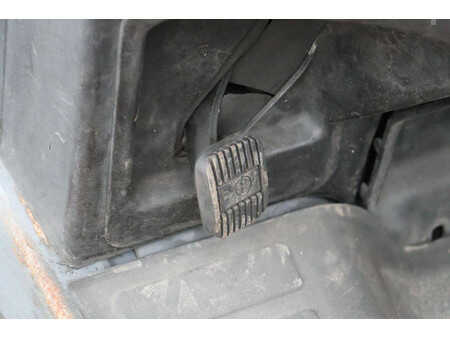 Gázüzemű targoncák 2016  Toyota 02-8FGJF35 (28)