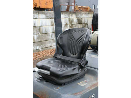 Gázüzemű targoncák 2016  Toyota 02-8FGJF35 (30)