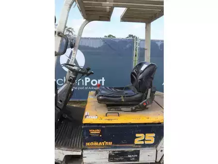 El truck - 4 hjulet 1995  Komatsu FB25H-1E (20)