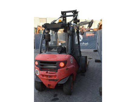 Diesel Forklifts 2012  Linde H35 (5) 