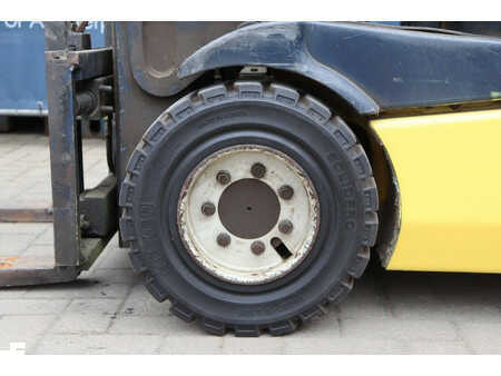 Elektryczne 4-kołowe 2000  Komatsu FB 20M-3F (12)