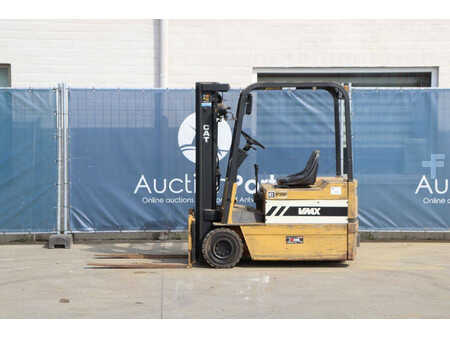 Eléctrica de 4 ruedas - CAT Lift Trucks VMAX F30 (1)